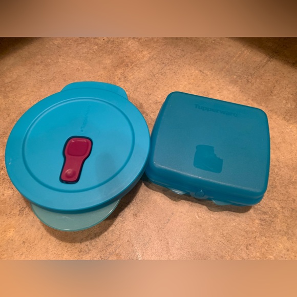 Tupperware vent and serve AND Sandwich Keeper - Picture 1 of 6